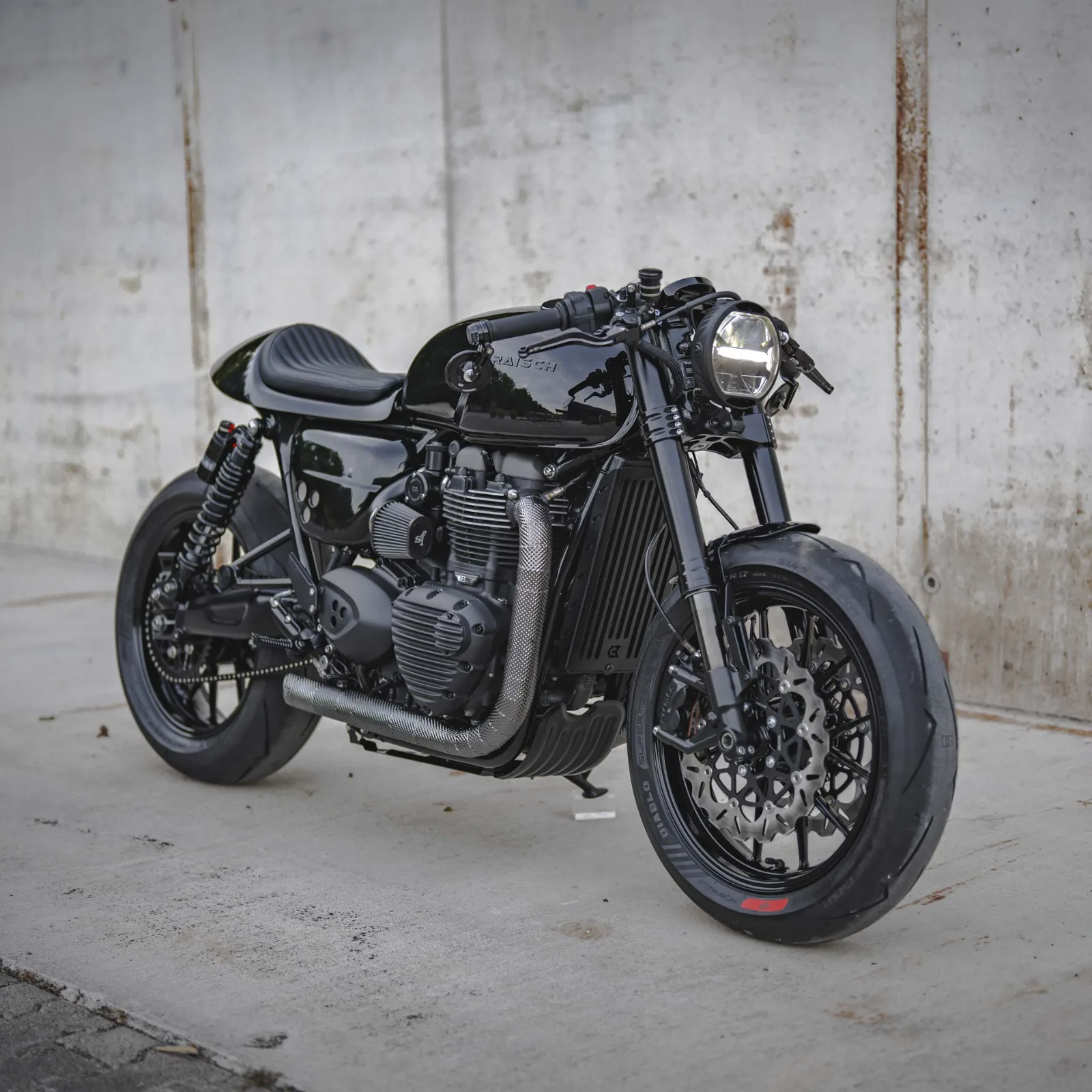 THRUXTON RS – DARTH VADER 1