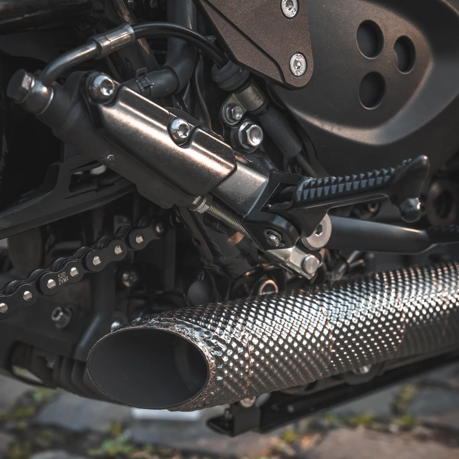THRUXTON RS – DARTH VADER 15