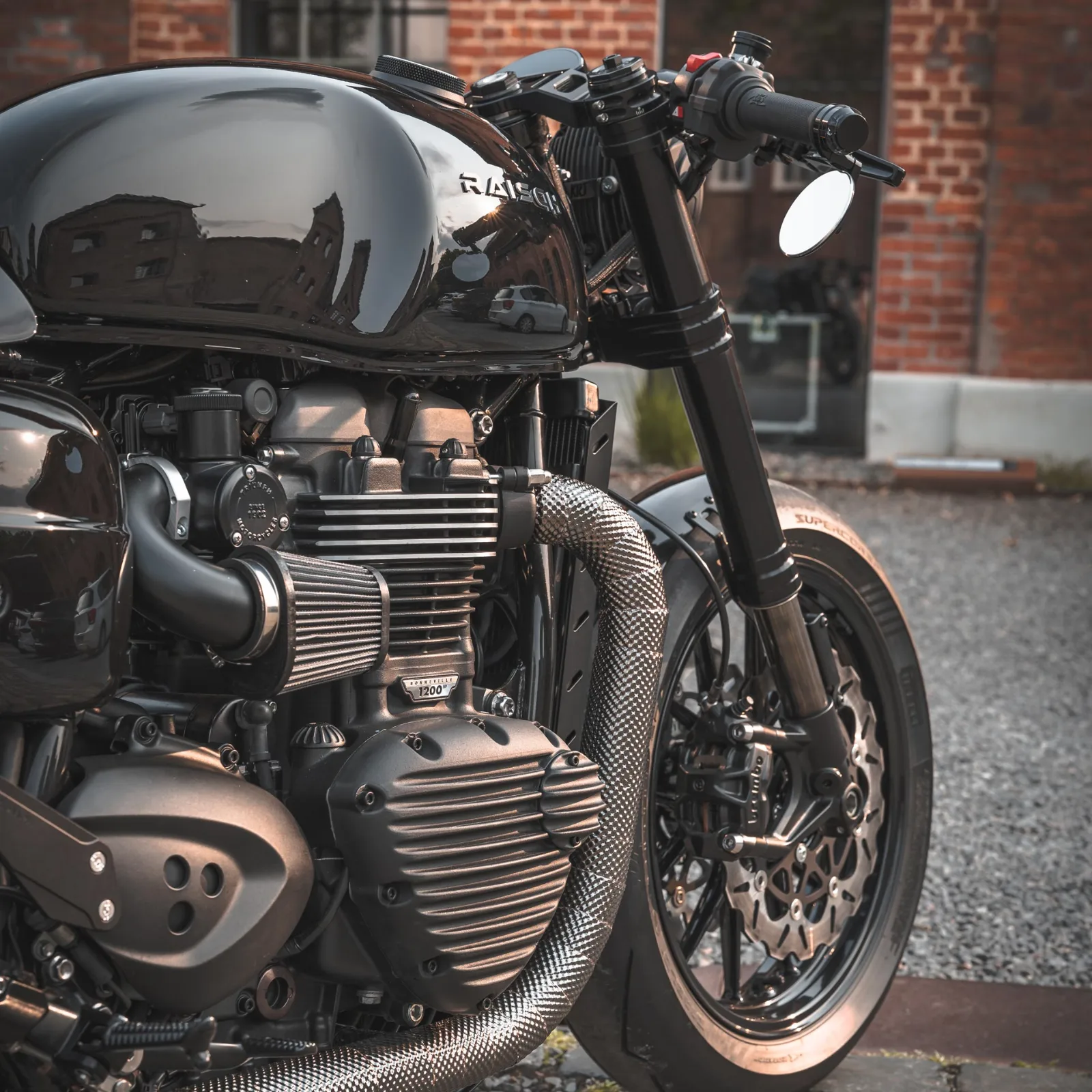 THRUXTON RS – DARTH VADER 19