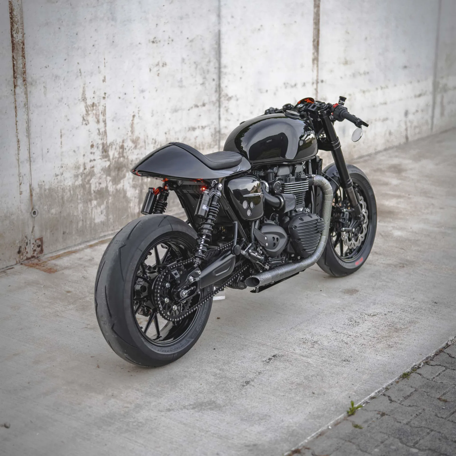 THRUXTON RS – DARTH VADER 6