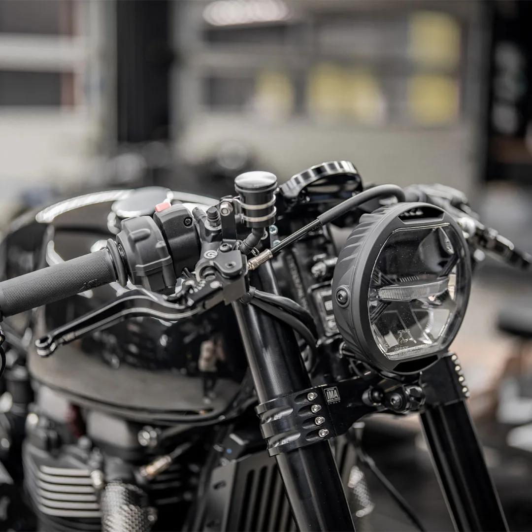 THRUXTON RS – DARTH VADER 9